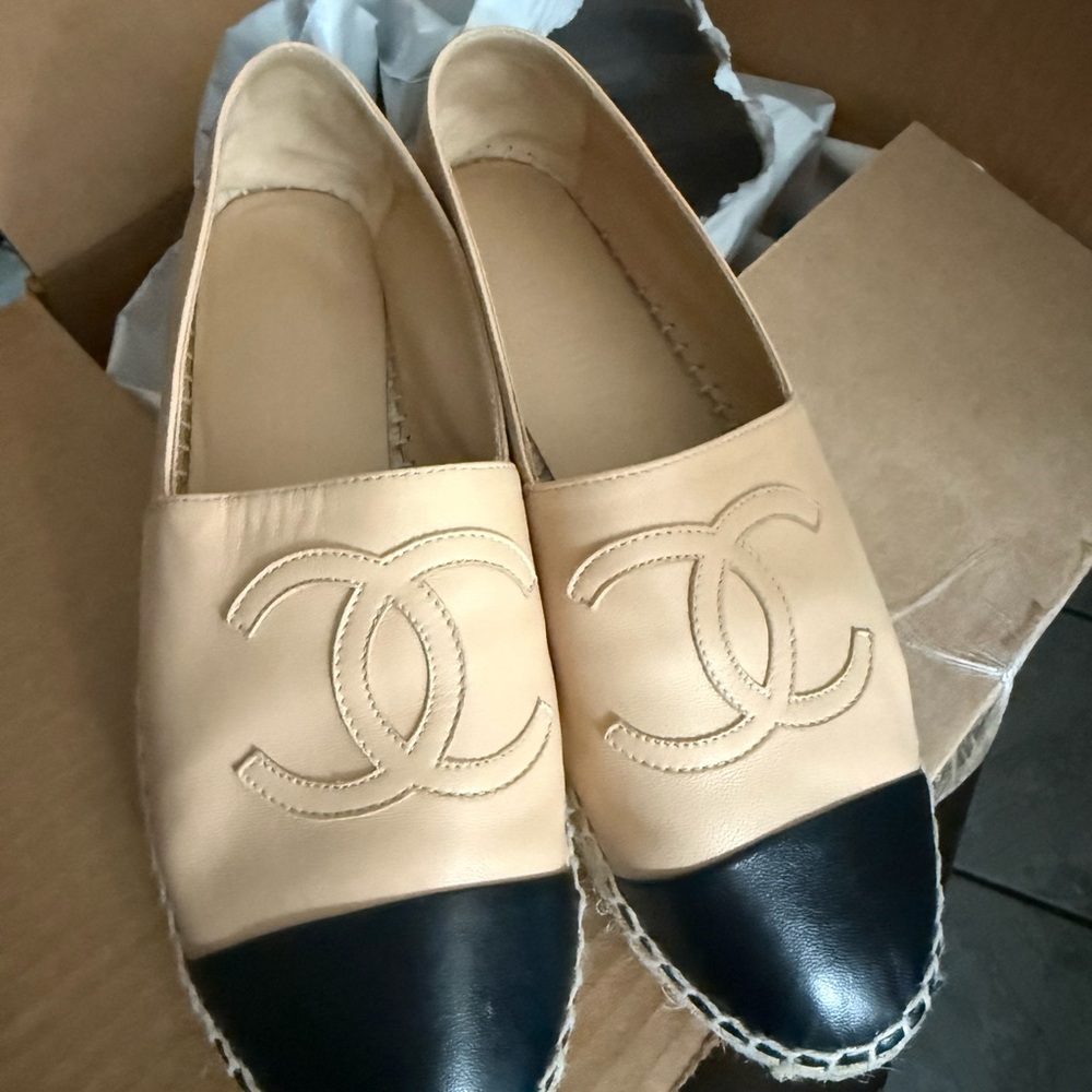 CHANEL Beige and Black Leather Espadrilles - Picture 2 of 4